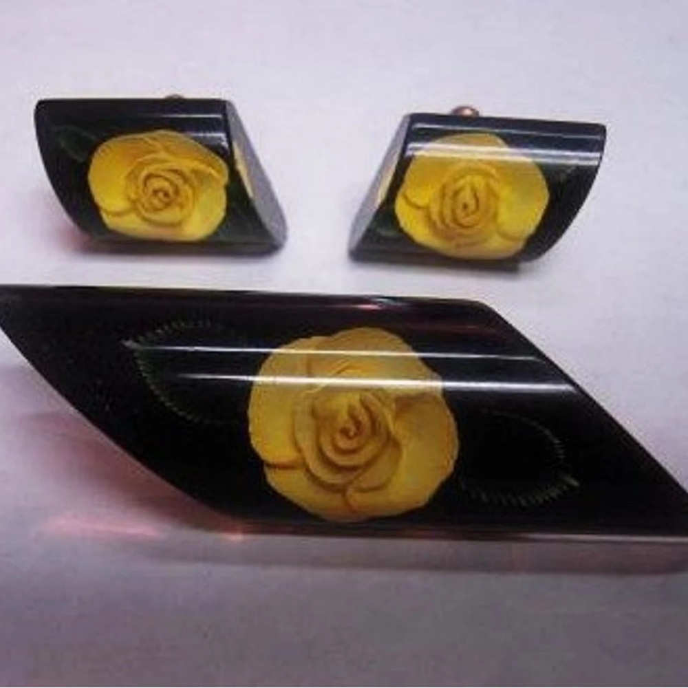 1960s Lucite Demi Parure Set Everlasting Yellow Rose of Texas Brooch Earrings